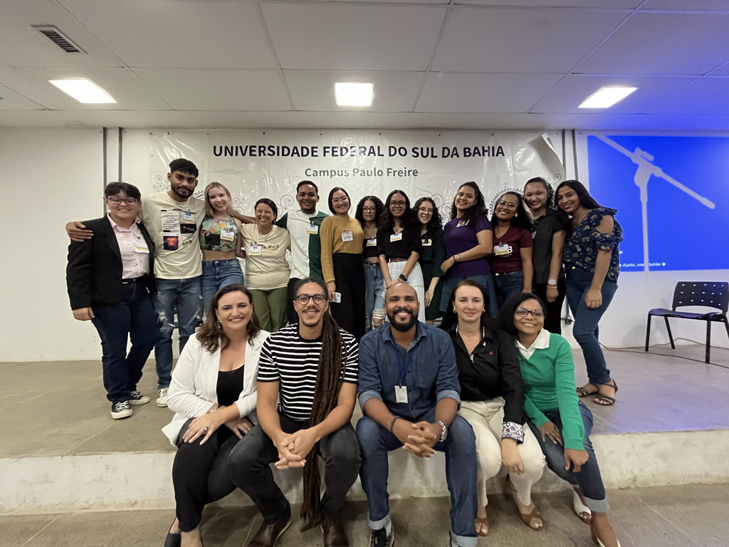 Comissao organizadora e monitores ao final do evento