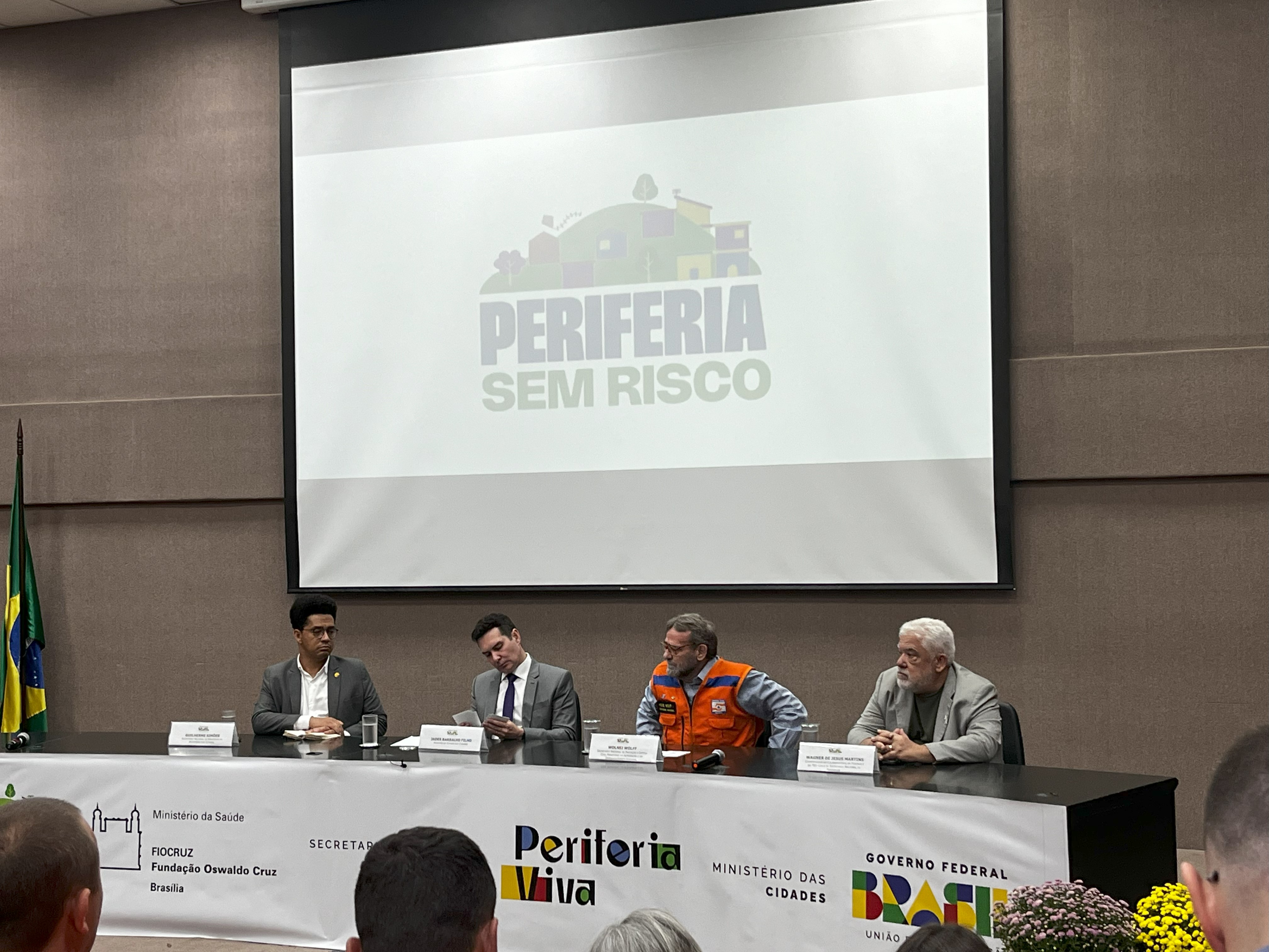 4 2023 12 12 BSB Periferia sem Risco Mesa com Ministro