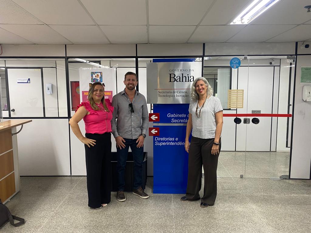 Foto com Profa dra Márcea na SECTI BA